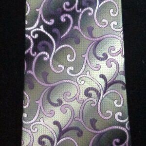 Van Heusen Silver and Purple Paisley Tie